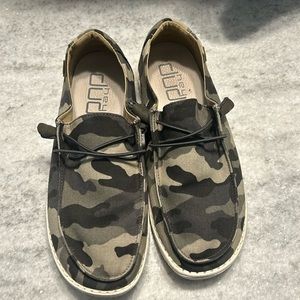 Camo hey dudes , size 8. Good condition